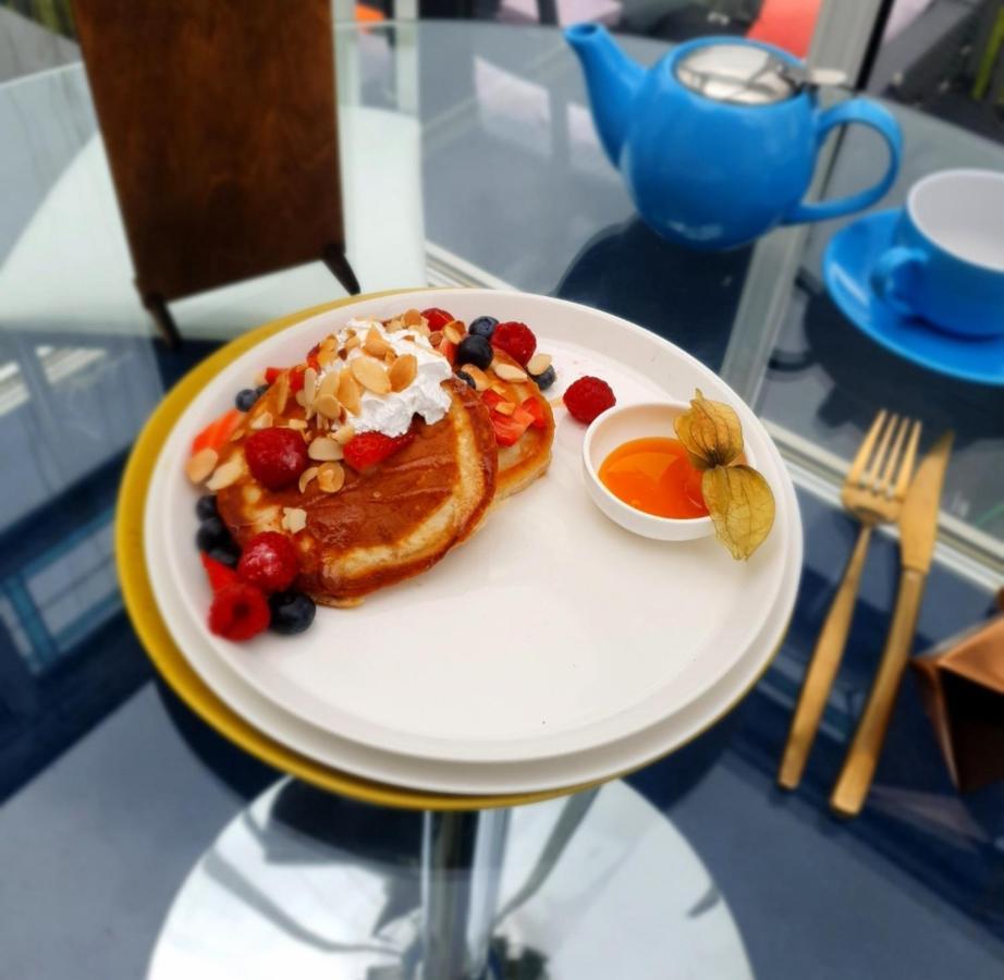 The New Blue Horse Suite At The Grumpy Schnauzer B&B Luxury Private Indoor Hot Tub Breakfast In Bed Airdrie Exteriör bild