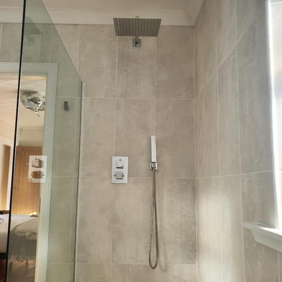 The New Blue Horse Suite At The Grumpy Schnauzer B&B Luxury Private Indoor Hot Tub Breakfast In Bed Airdrie Exteriör bild